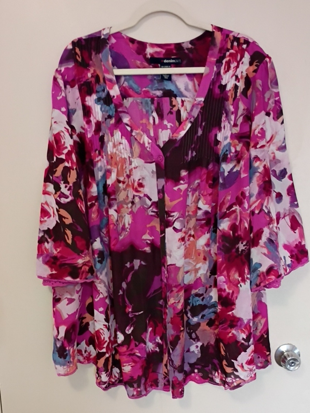Denim 24/7 Pink and Purple Floral V-Neck Tunic